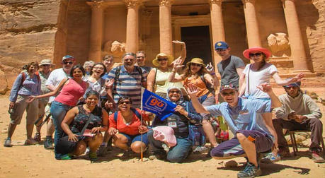 Exploring the World: Senior Travel Agencies and Group Tours for the Over-60 Crowd ✈️🌍